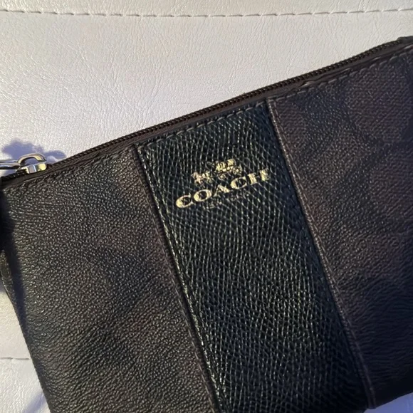 COACH CORNER ZIP WRISTLET IN SIGNATURE COATED CANVAS WITH LEATHER - Picture 5 of 6